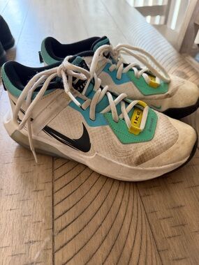 Nike White Black Teal Accent Athletic Sneakers